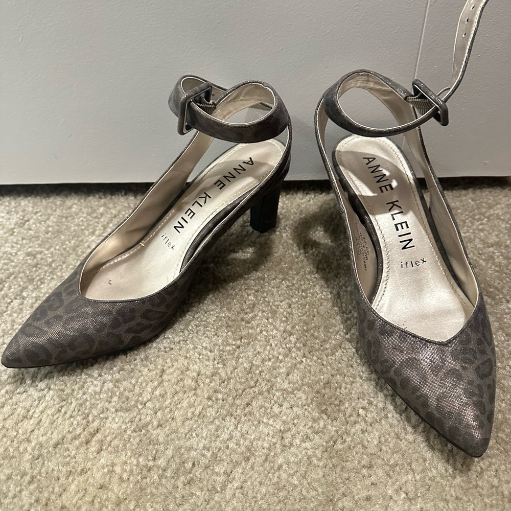 Anne Klein Silver Patterned Heels - image 4